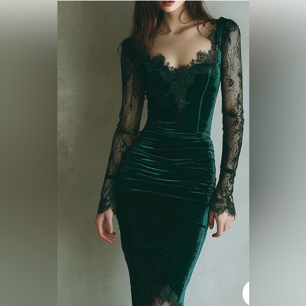 Elegant Emerald Velvet Lace Long-Sleeve Midi Dress
